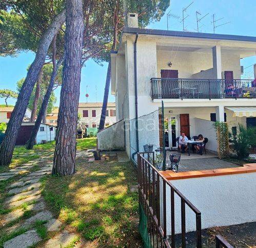 casa indipendente in vendita a Comacchio in zona Lido degli Estensi