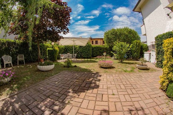 casa indipendente in vendita a Comacchio in zona Lido degli Scacchi