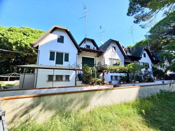 casa indipendente in vendita a Comacchio in zona Lido degli Estensi