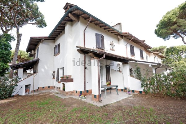 casa indipendente in vendita a Comacchio in zona Lido di Spina