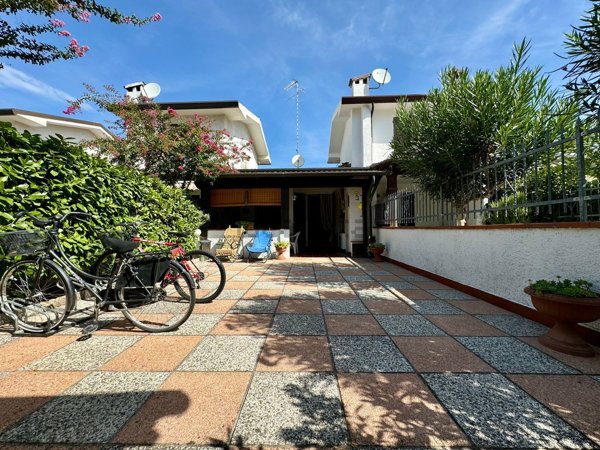 casa indipendente in vendita a Comacchio in zona Lido degli Scacchi