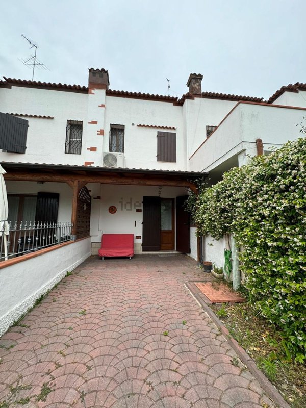 casa indipendente in vendita a Comacchio in zona Lido di Pomposa