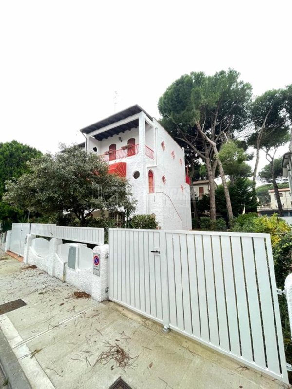 casa indipendente in vendita a Comacchio in zona Lido di Spina