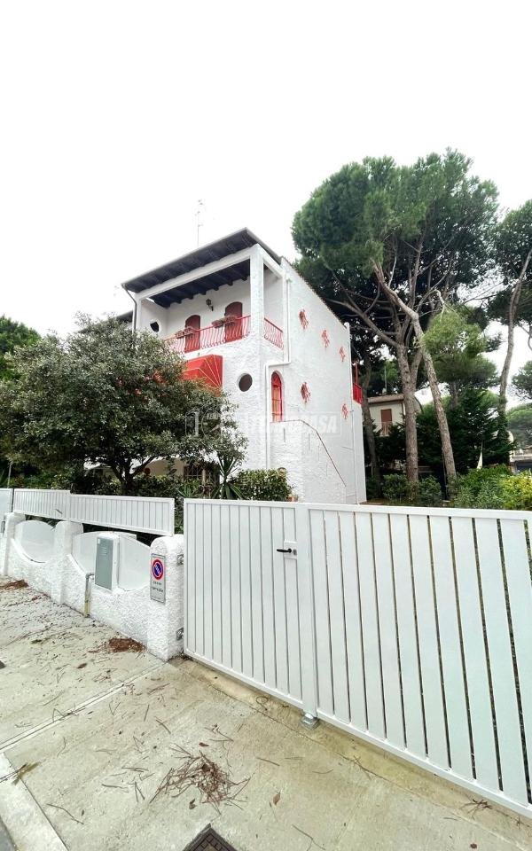 casa indipendente in vendita a Comacchio in zona Lido di Spina