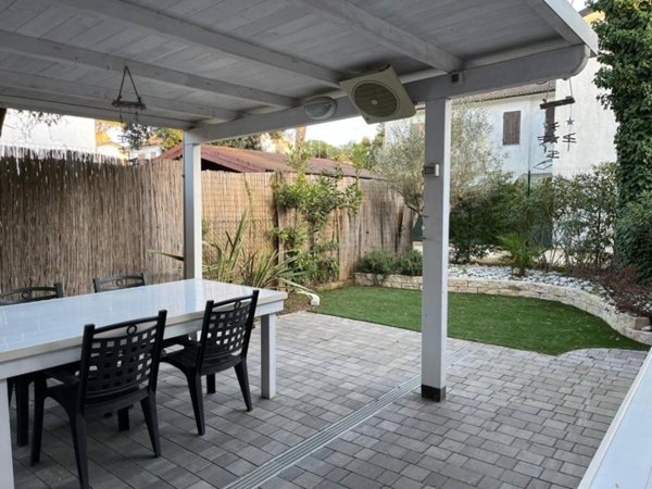 casa indipendente in vendita a Comacchio in zona Lido degli Estensi