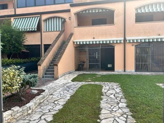 casa indipendente in vendita a Comacchio in zona Lido degli Estensi