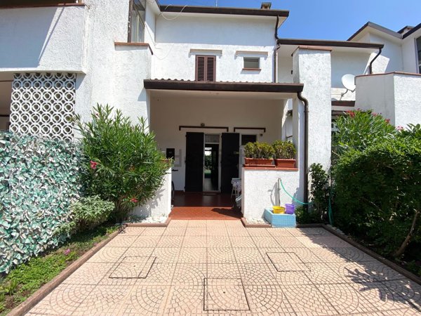casa indipendente in vendita a Comacchio in zona Lido delle Nazioni
