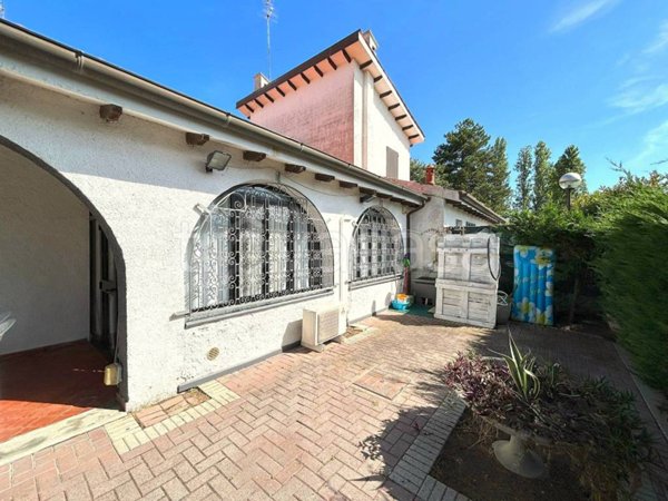 casa indipendente in vendita a Comacchio in zona Lido delle Nazioni