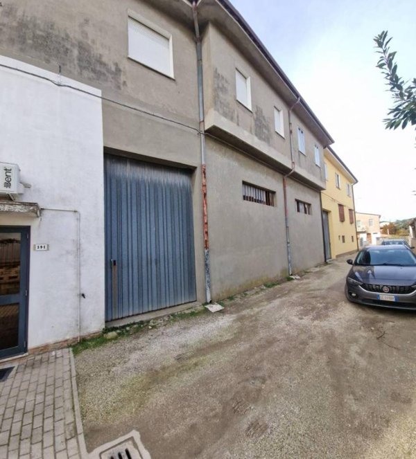 locale di sgombero in vendita a Comacchio in zona San Giuseppe