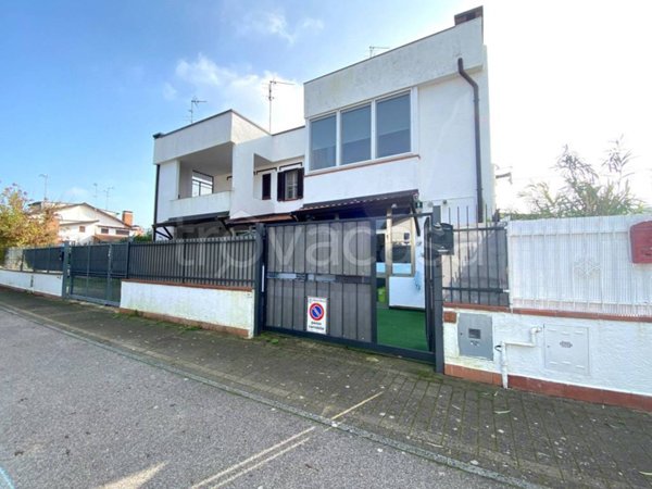 casa indipendente in vendita a Comacchio in zona Lido delle Nazioni