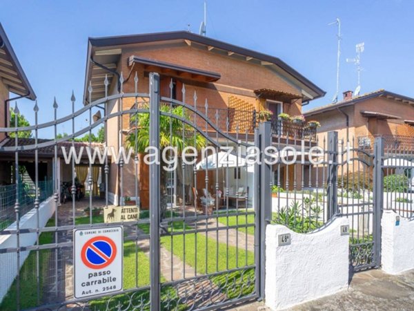 casa indipendente in vendita a Comacchio in zona Lido delle Nazioni