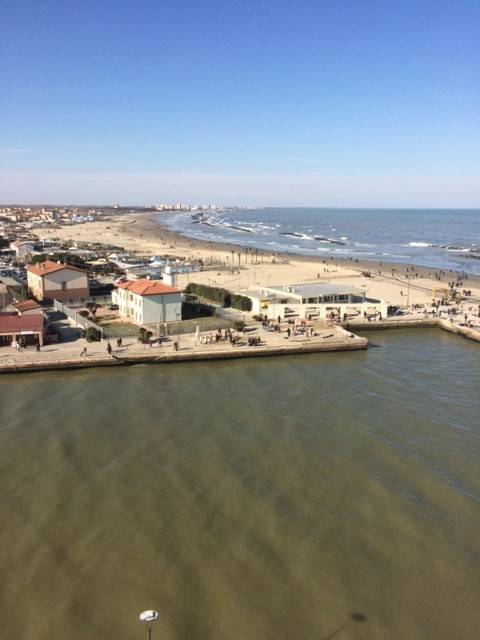 intera palazzina in vendita a Comacchio in zona Lido degli Estensi