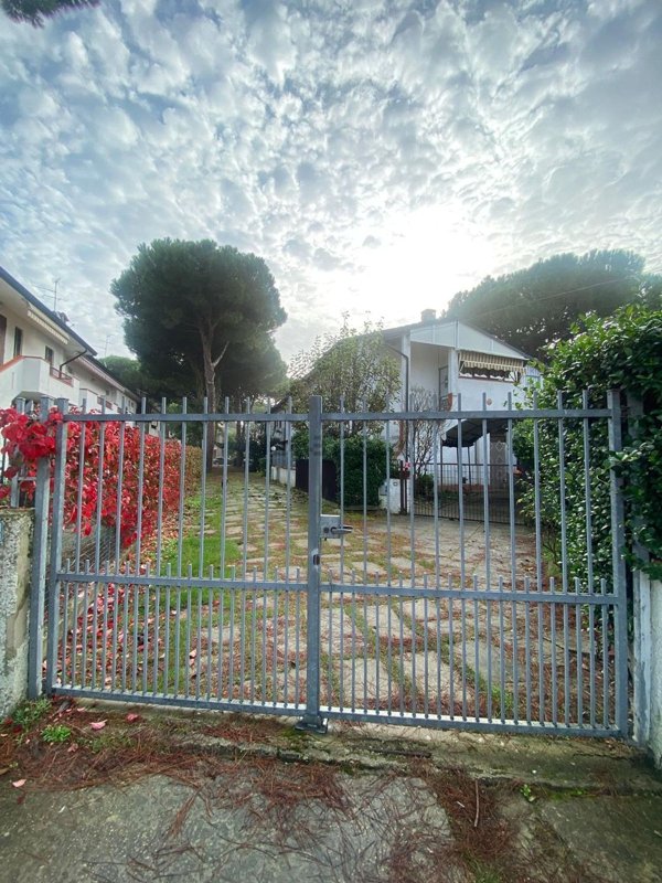 casa indipendente in vendita a Comacchio in zona Lido di Spina