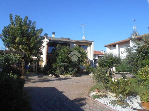 casa indipendente in vendita a Comacchio in zona San Giuseppe