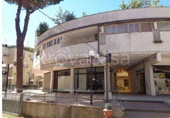 negozio in vendita a Comacchio in zona Lido degli Estensi