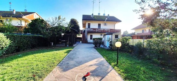 casa indipendente in vendita a Comacchio in zona Lido degli Scacchi