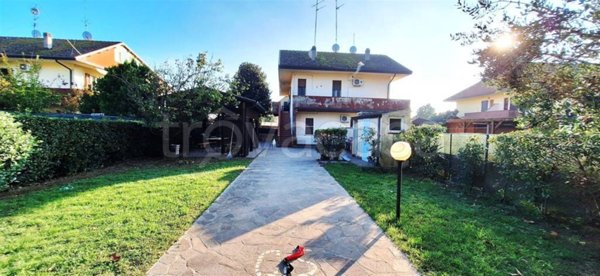 casa indipendente in vendita a Comacchio in zona Lido degli Scacchi