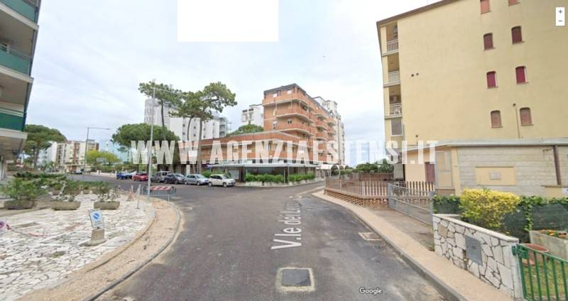 negozio in vendita a Comacchio in zona Lido degli Estensi