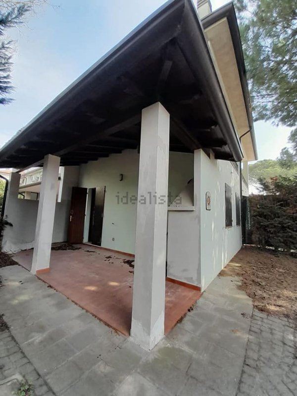 casa indipendente in vendita a Comacchio in zona Lido degli Estensi