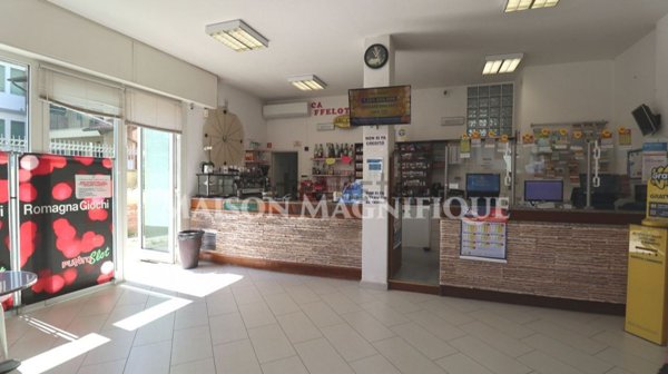 negozio in vendita a Comacchio in zona Lido degli Estensi