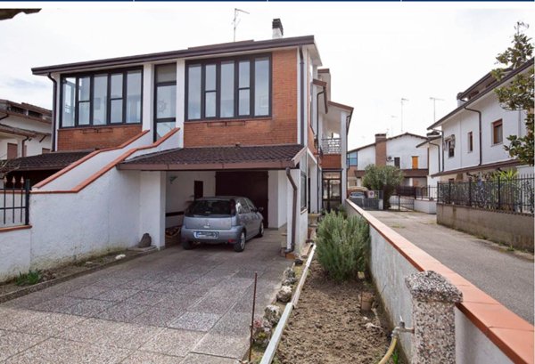 casa indipendente in vendita a Comacchio