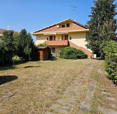 casa indipendente in vendita a Comacchio in zona Lido degli Scacchi