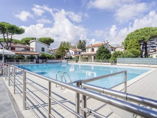 casa indipendente in vendita a Comacchio in zona Lido delle Nazioni