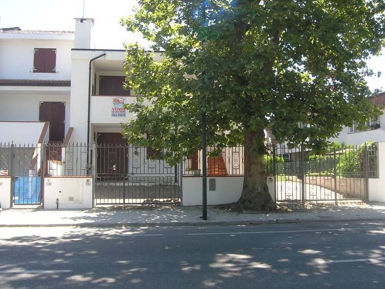 appartamento in vendita a Comacchio in zona Lido delle Nazioni