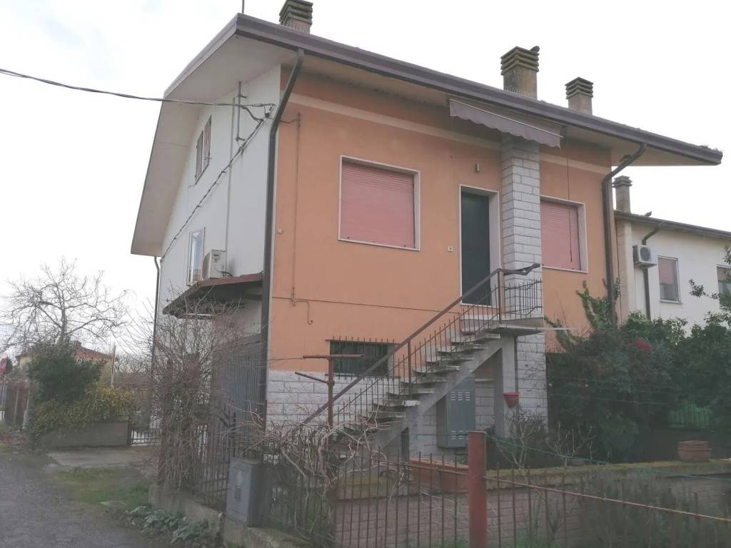 casa indipendente in vendita a Comacchio in zona Vaccolino