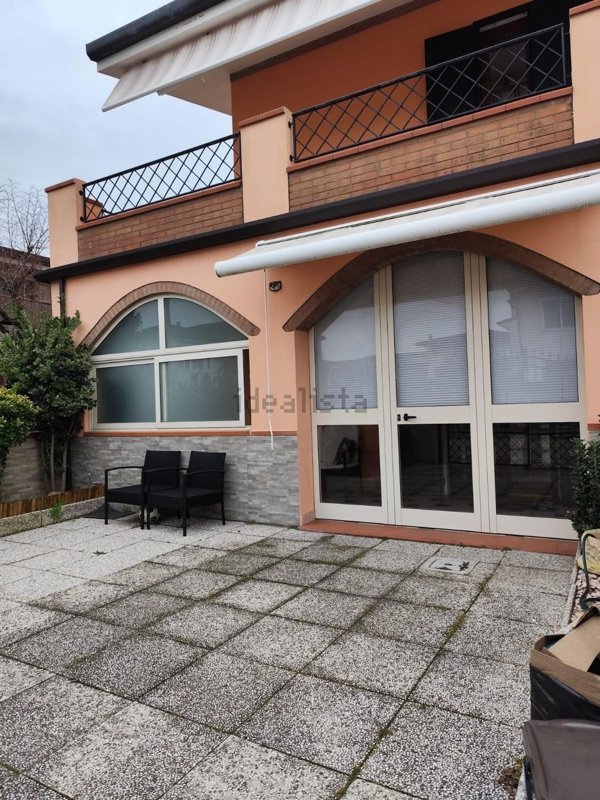 appartamento in vendita a Comacchio in zona Porto Garibaldi