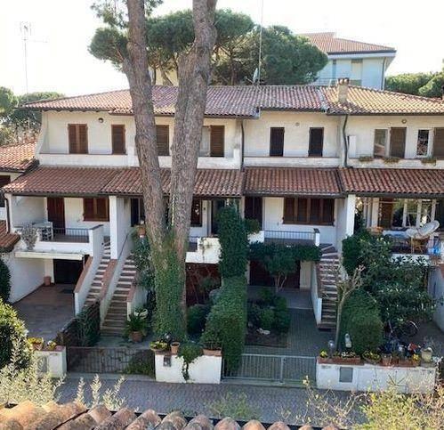 casa indipendente in vendita a Comacchio in zona Lido di Spina