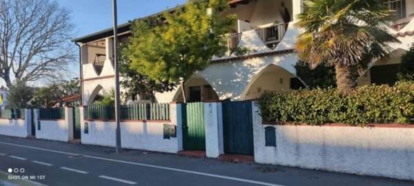casa indipendente in vendita a Comacchio in zona Lido degli Estensi