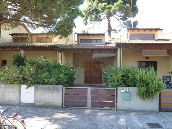 casa indipendente in vendita a Comacchio in zona Lido degli Estensi