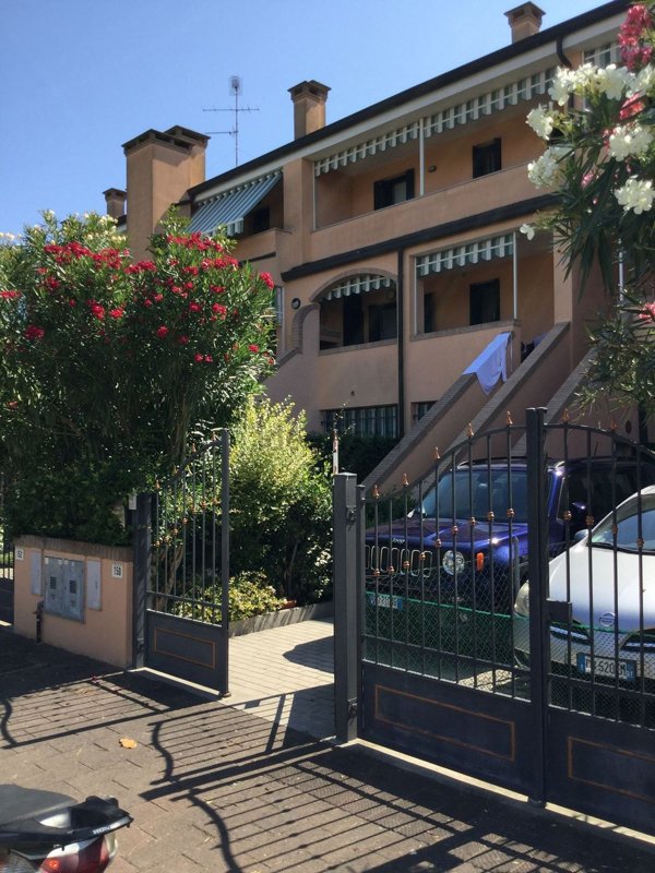 casa indipendente in vendita a Comacchio in zona Lido degli Estensi