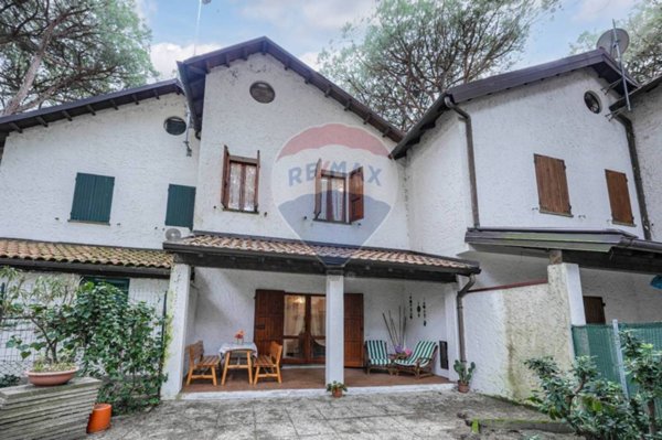 casa indipendente in vendita a Comacchio in zona Lido di Spina