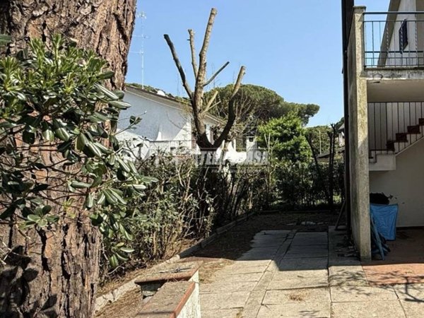 casa indipendente in vendita a Comacchio in zona Lido di Spina