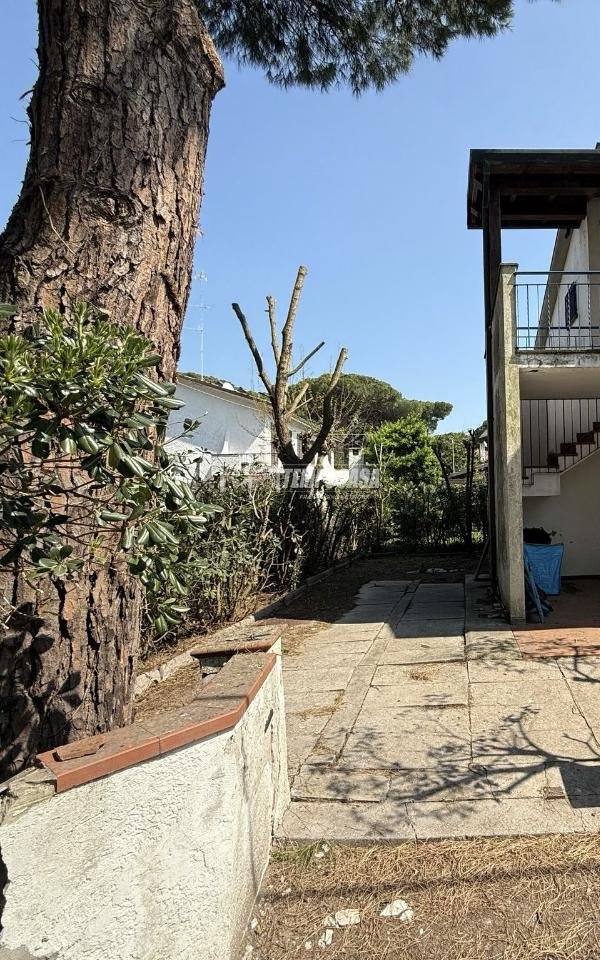 casa indipendente in vendita a Comacchio in zona Lido di Spina