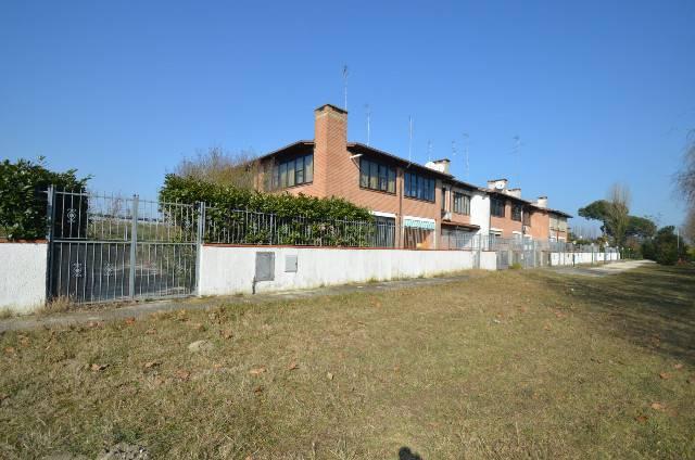casa indipendente in vendita a Comacchio in zona Lido delle Nazioni