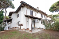 casa indipendente in vendita a Comacchio in zona Lido di Spina