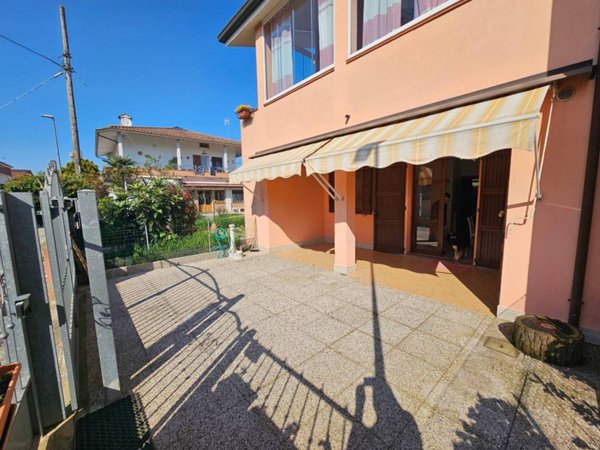 casa indipendente in vendita a Comacchio in zona San Giuseppe