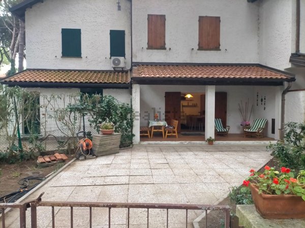 casa indipendente in vendita a Comacchio in zona Lido di Spina