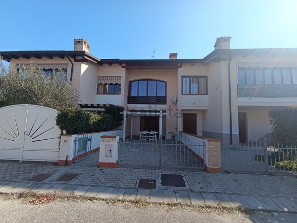 casa indipendente in vendita a Comacchio in zona Lido degli Scacchi