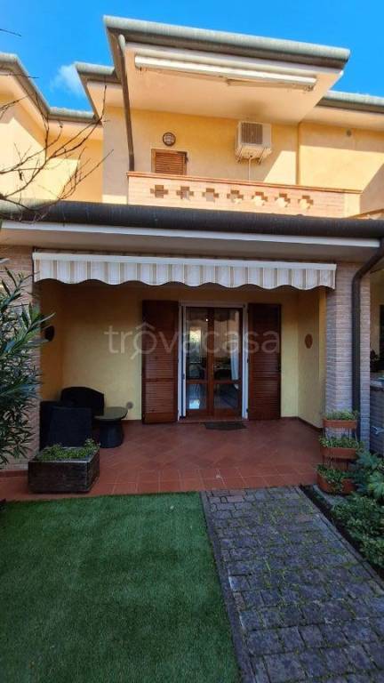 casa indipendente in vendita a Comacchio in zona Lido degli Estensi