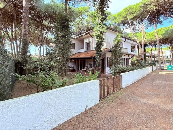casa indipendente in vendita a Comacchio in zona Lido di Spina