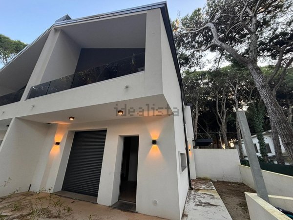 casa indipendente in vendita a Comacchio in zona Lido degli Estensi