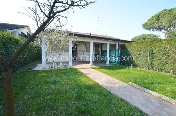 casa indipendente in vendita a Comacchio in zona Lido delle Nazioni