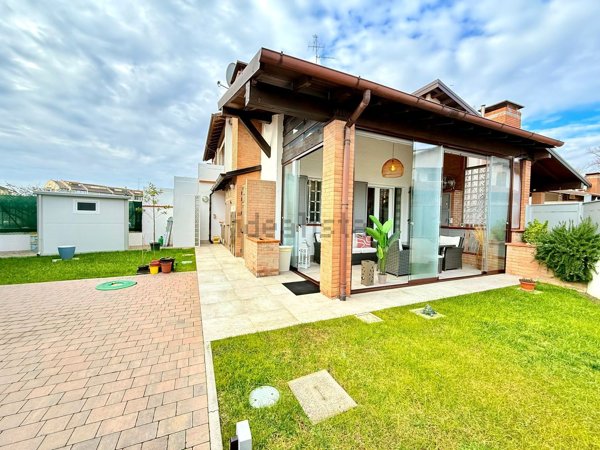 casa indipendente in vendita a Comacchio in zona Lido delle Nazioni