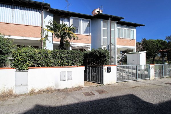 casa indipendente in vendita a Comacchio in zona Lido di Volano