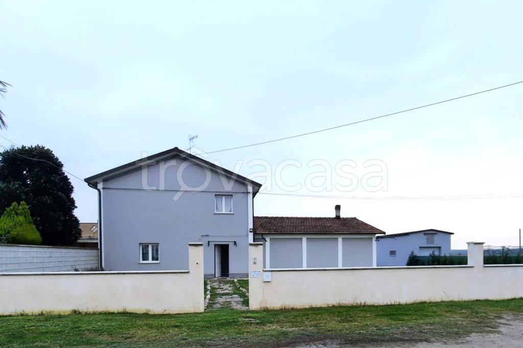 casa indipendente in vendita a Comacchio in zona San Giuseppe
