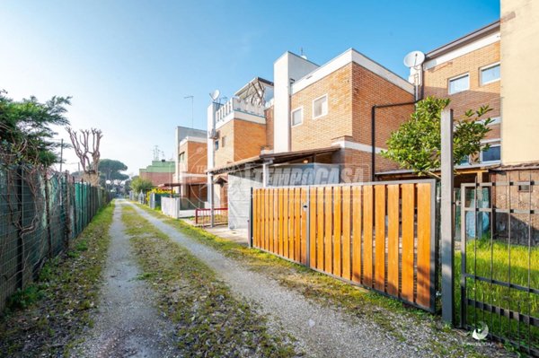 appartamento in vendita a Comacchio in zona Lido delle Nazioni